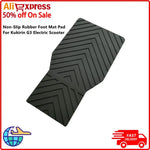tapis sol scooter électrique noir gris antidérapant texture chevron lignes relief sécurité conducteur