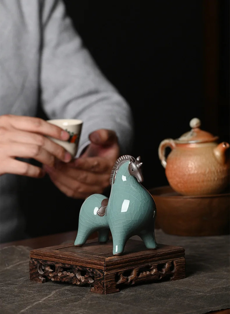 décoration céramique chevaux figurines couleur vert rouge gris minimaliste asiatique nouveau classique post moderne