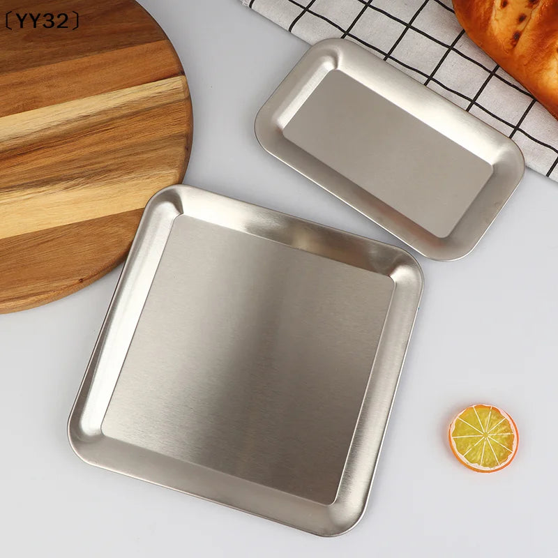 assiettes rectangulaires argentées modernes grandes petites surface lisse opaques durable minimaliste