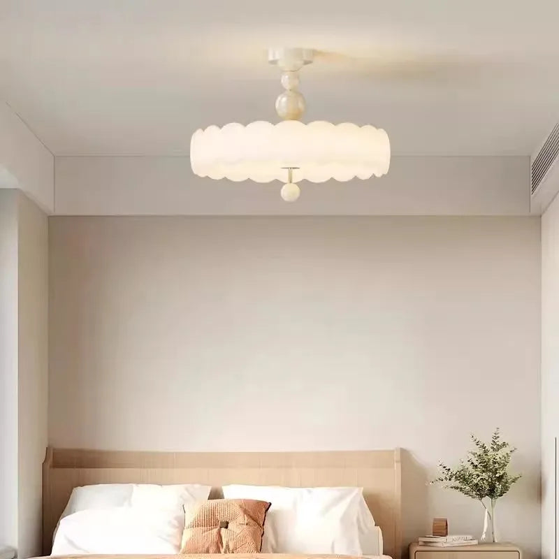 lampe suspendue rose clair nuage texture minimaliste vis fixation base abatjour ampoule led chambre