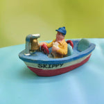 figurines miniatures vintage blanc rose vert bleu détails fins texture mat accessoires chapeaux canoës