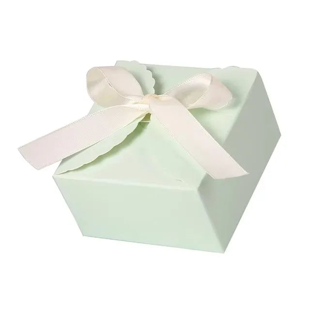 boîtes cadeaux mariage anniversaire noël blanc rose vert papier kraft bordure ondulée ruban blanc