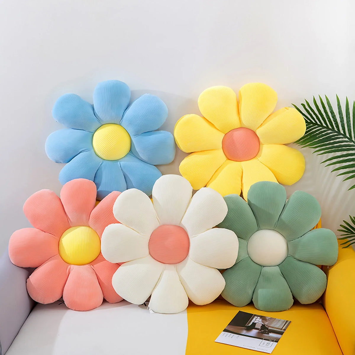 coussin moderne fleur rayures bleu clair jaune vert rose blanc oblong chambre décoration