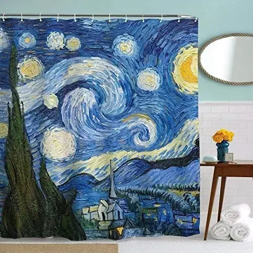 Rideau de douche reprenant une version de la nuit étoilée de Van Gogh, avec ses tourbillons de couleur bleue et jaune.