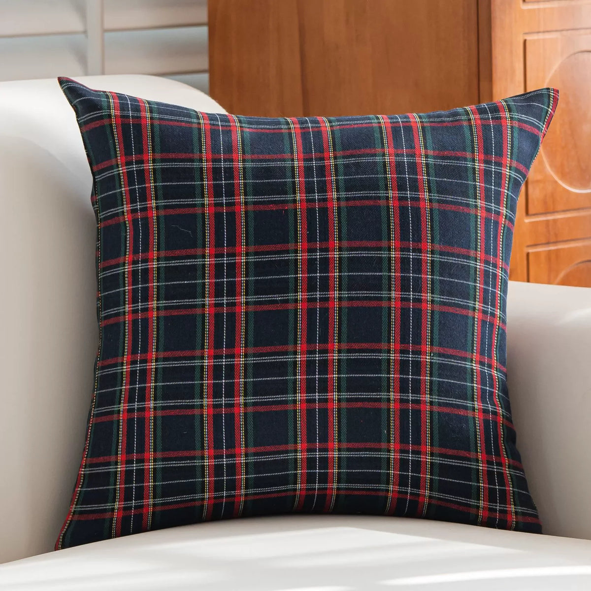 ensemble deux housses coussin carrées motif tartan vert rouge décoration maison traditionnel