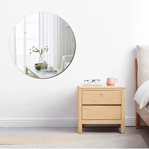 Miroir de maquillage acrylique dans une salle de bains moderne