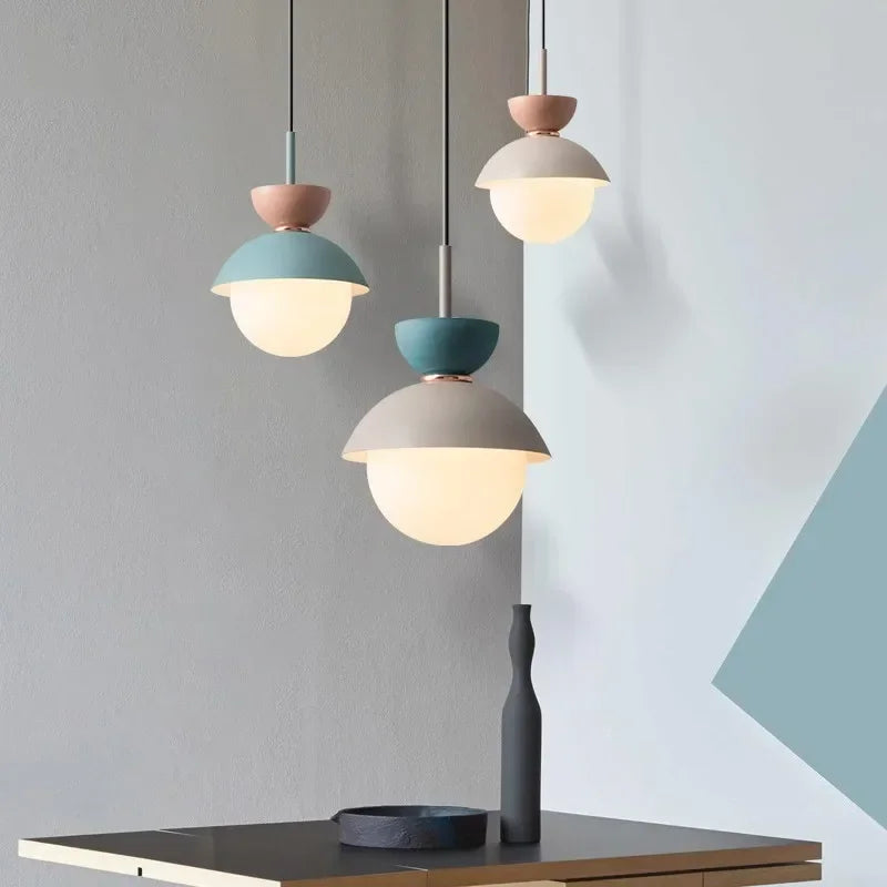 suspension lumineuse moderne pendentif câble bleu rose gris sphérique mat