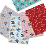 serviettes imprimées humoristiques couleurs bleu rose gris rouge tissu coton polyester