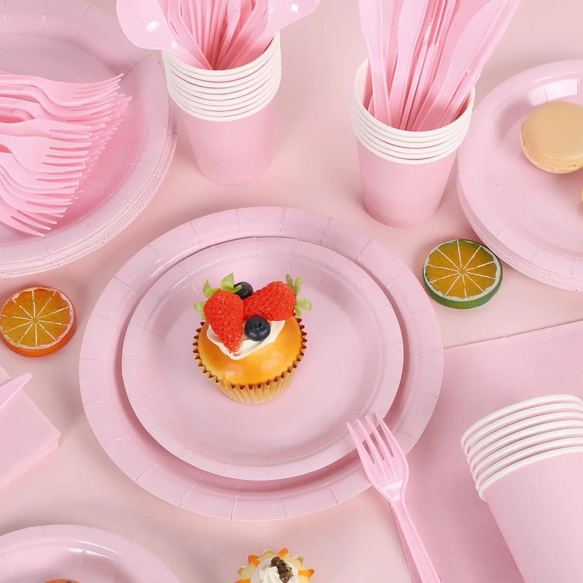 vaisselle jetable moderne rose assiettes fourchets couteaux verres serviettes anniversaire enfants fête