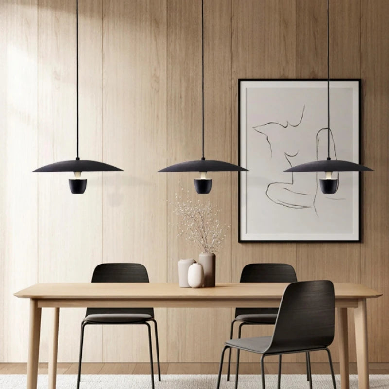 luminaire suspendu moderne minimaliste noir blanc abat jour disque élément décoratif câble fixation flux