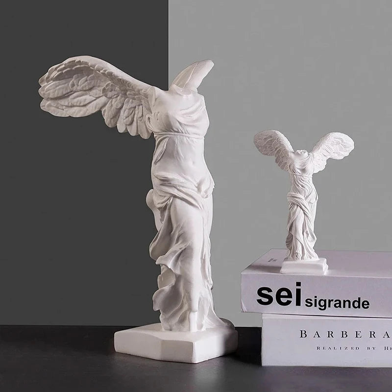 statuette victoire samothrace resine blanche ailes detaillees art grec antique deco