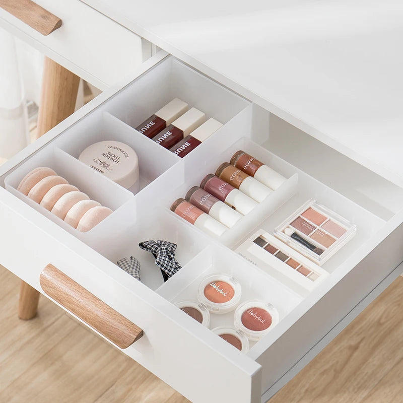 boîtes rangement blanc modernes compartiments poignées bois cosmétiques accessoires minimalistes