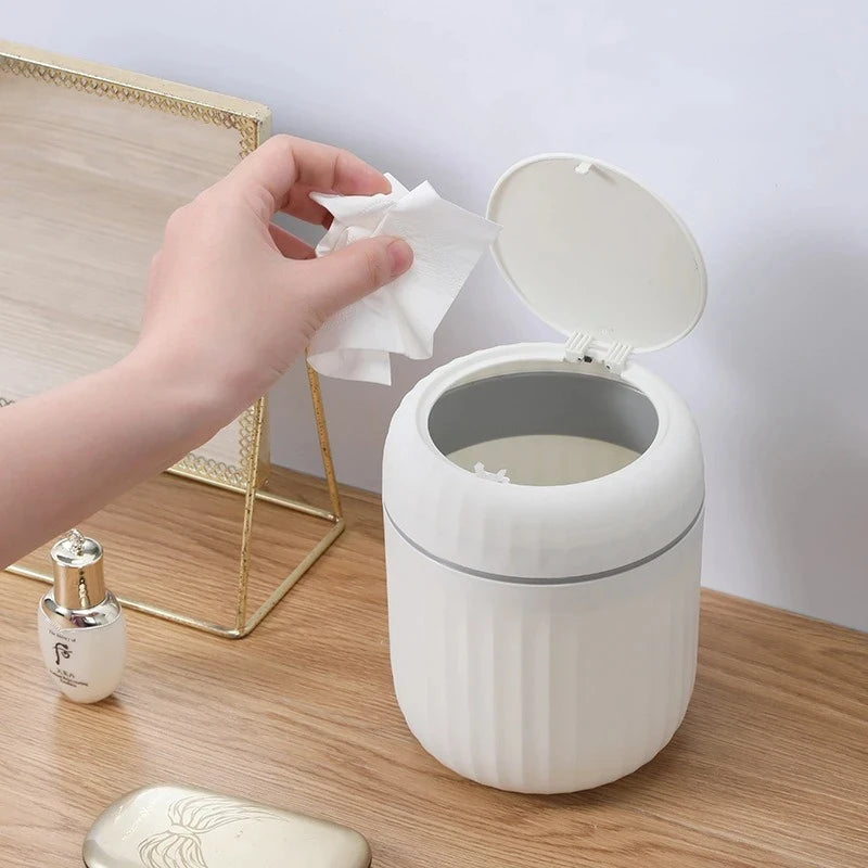 poubelle moderne blanc rayures verticales 10 litres minimaliste 16.5cm hauteur 13cm