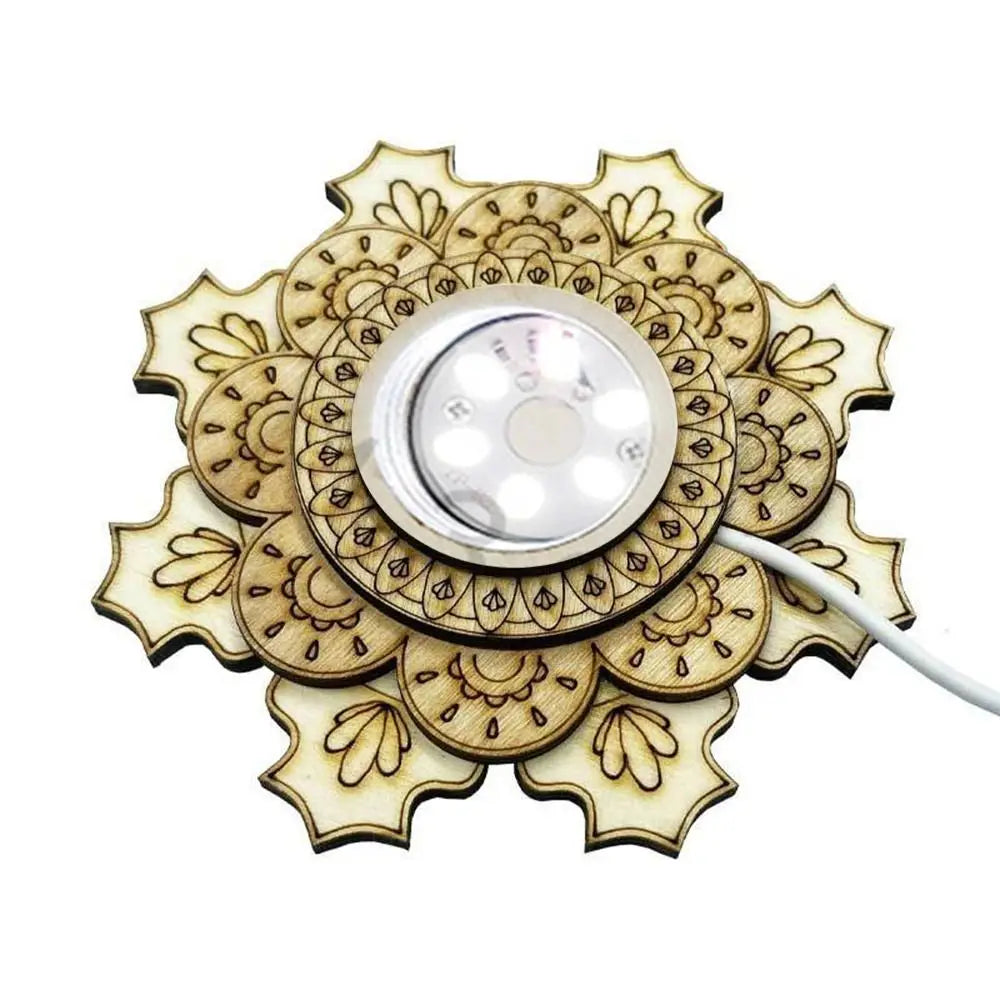 lampe décorative artisanale bois motif floral gravé or blanc vert bleu rouge