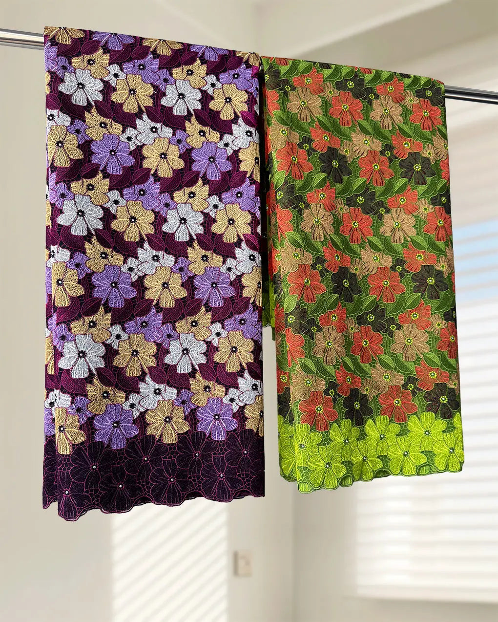 tissu dentelle fleurs broderie violet vert bleu rouge beige or argent mariage