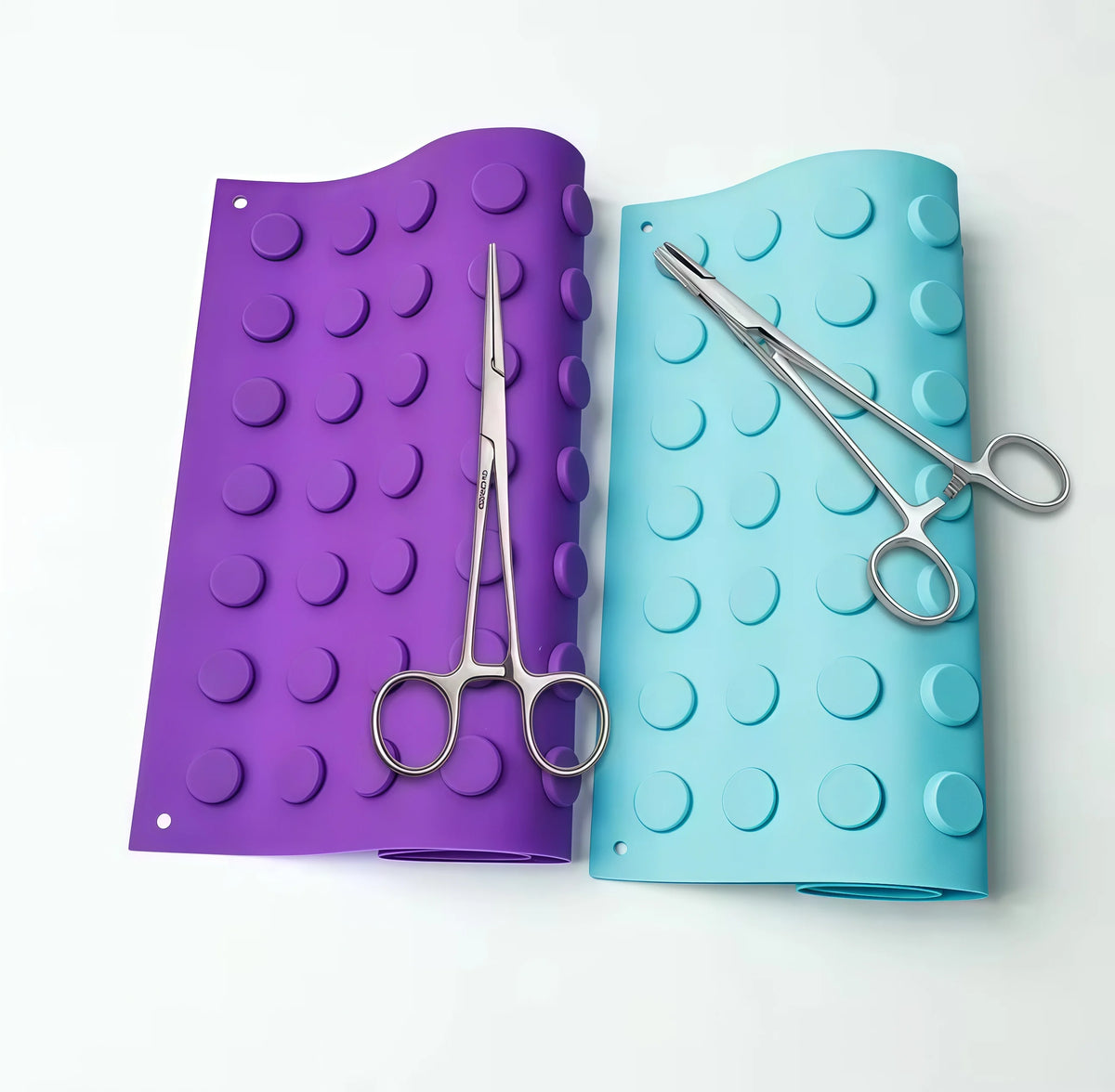 tapis protection silicone bleu violet rondeurs modernes scies chirurgicales opaques élastique sécurité