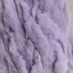 coussin décoratif texturé doux violet clair blanc motif géométrique polyester 45x45cm