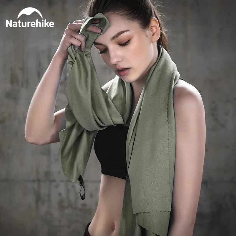 serviette microfibre vert olive moderne sportive sac rangement étanche légère absorbante