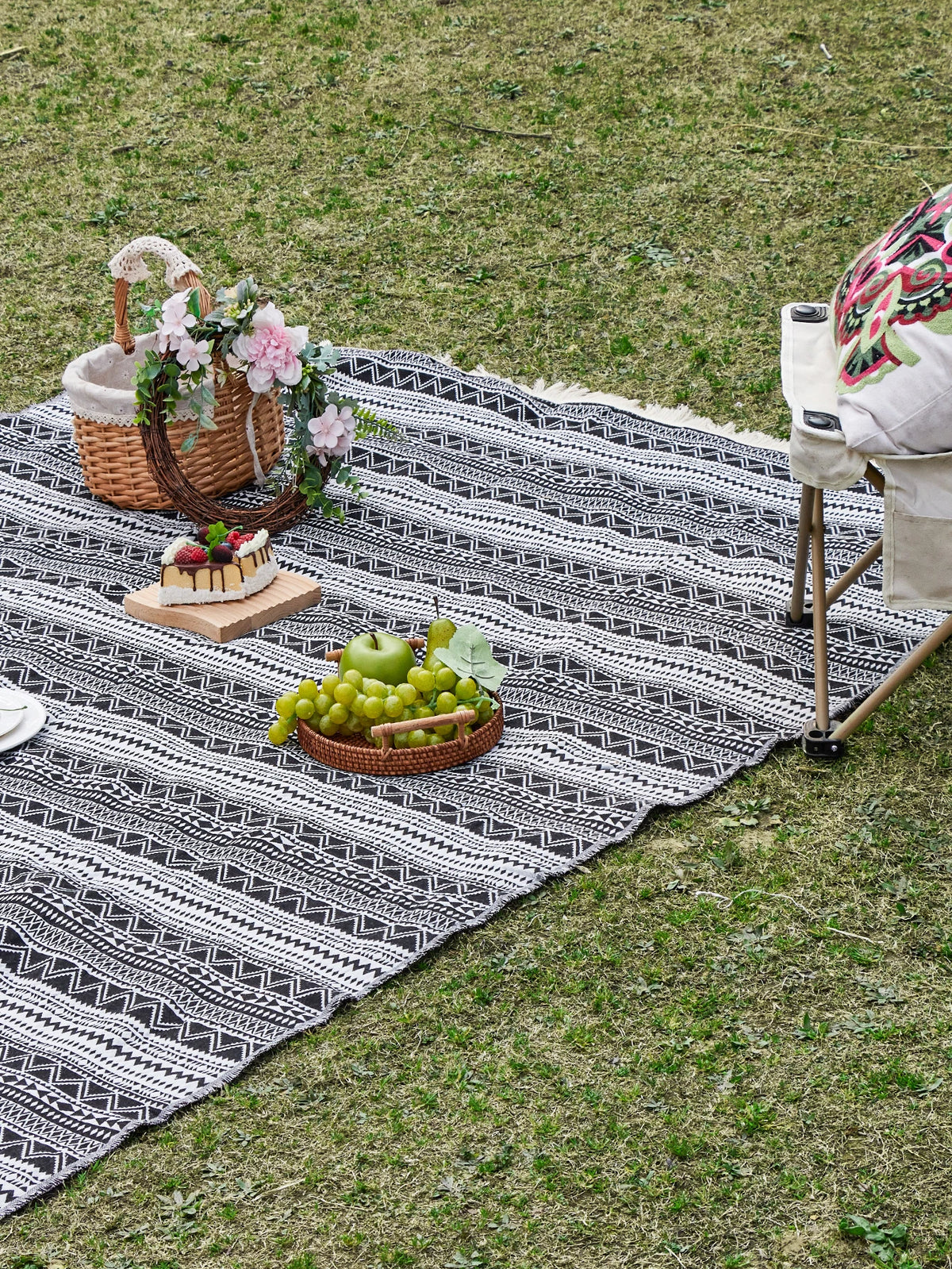 tapis pique nique extérieur noir blanc motifs géométriques polyester réutilisable lavable machine ethnique boho