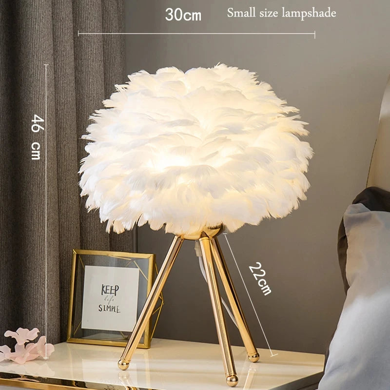 lampe table plumes moderne blanc bleu marine rose gris pieds métal doré