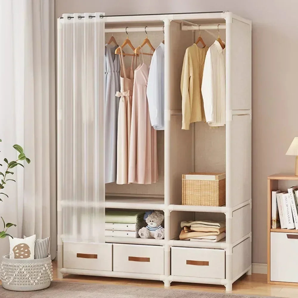 armoire vêtements moderne blanche rangées tiroirs compartiments rideau paires vêtements suspendus panier ours tasse