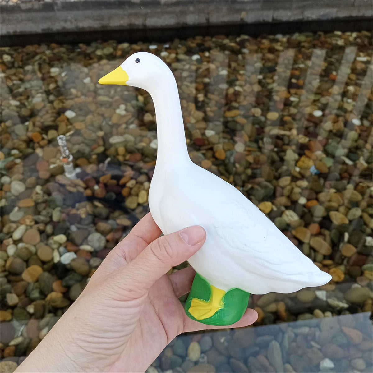 statue canard blanc jaune vert jardin décoration intérieur figurine animaux gobelet plumes