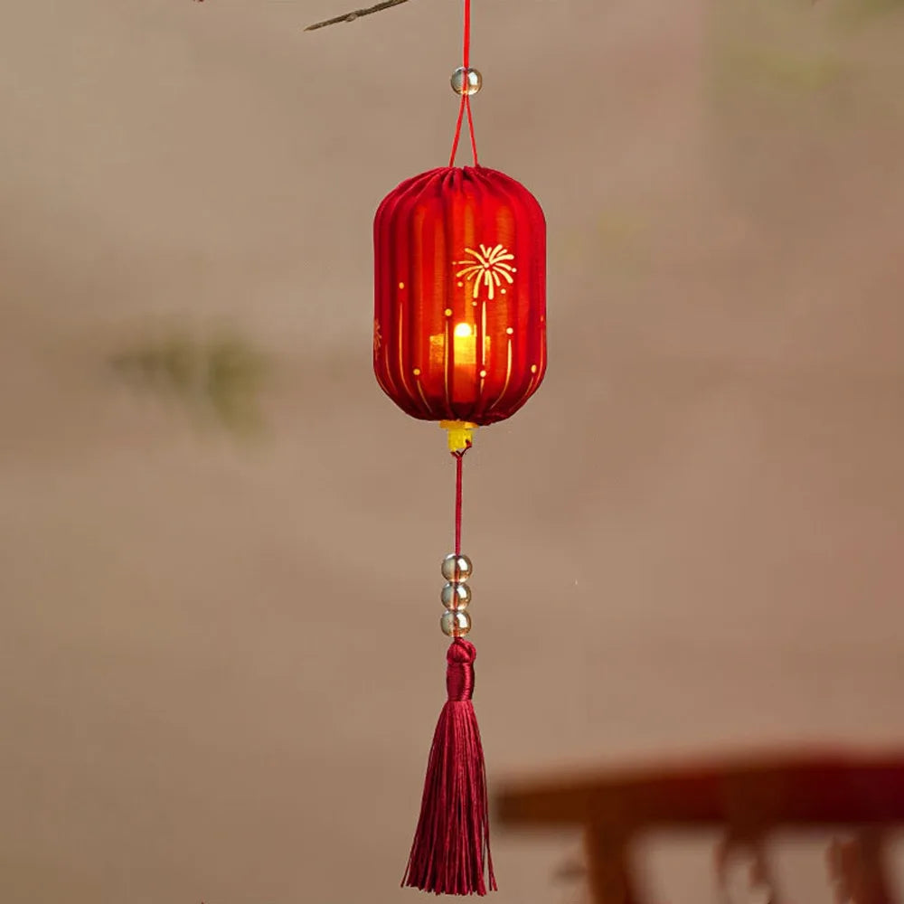 lanterne traditionnelle rouge poissons dorés éclatants pompon cordelette mariage anniversaire noël