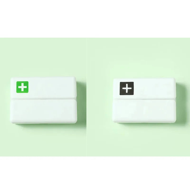 boîte pilules hebdomadaire compartiments couleurs pastel croix blanche moderne pratique