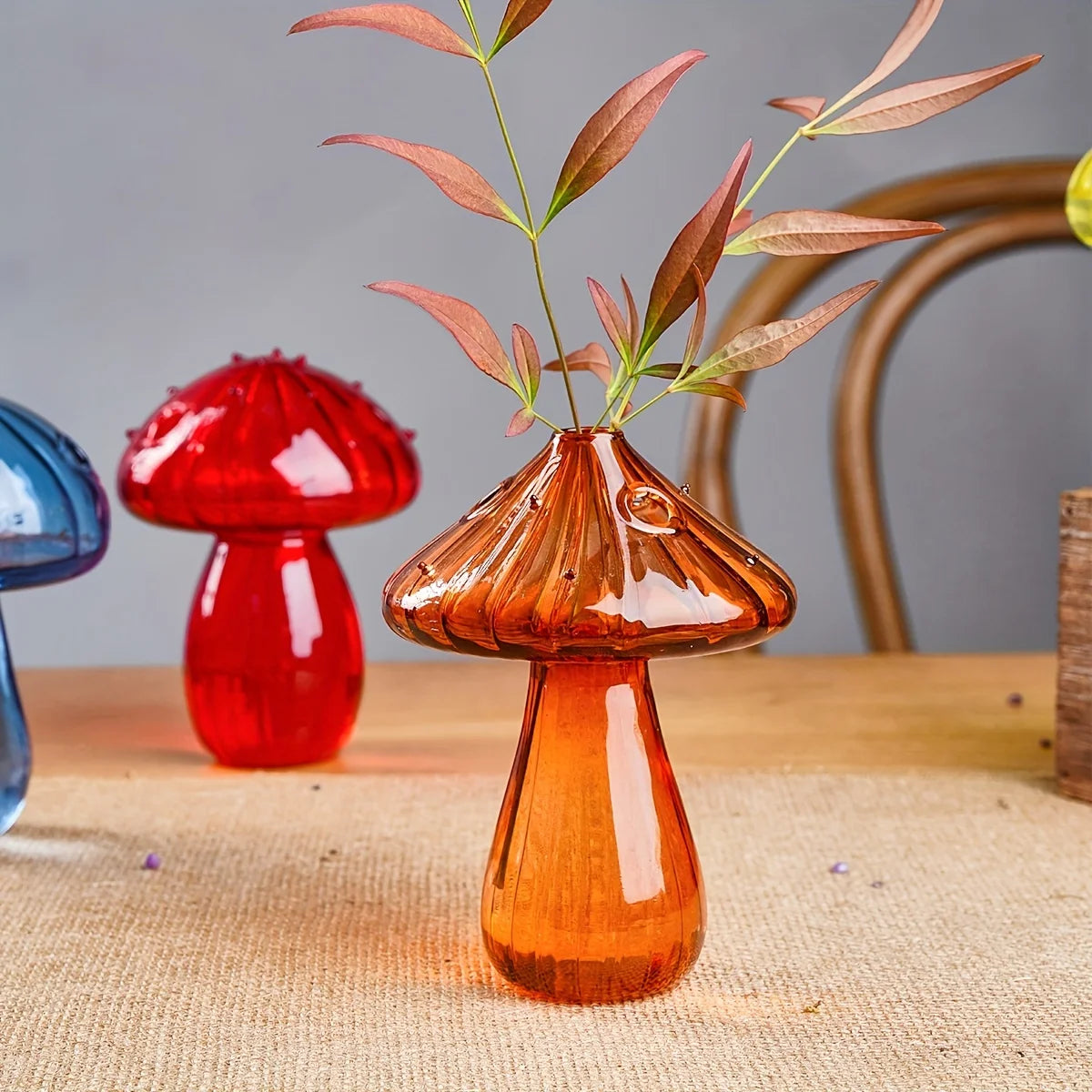 vase moderne transparent champignons colorés orange rouge bleu vert reflets