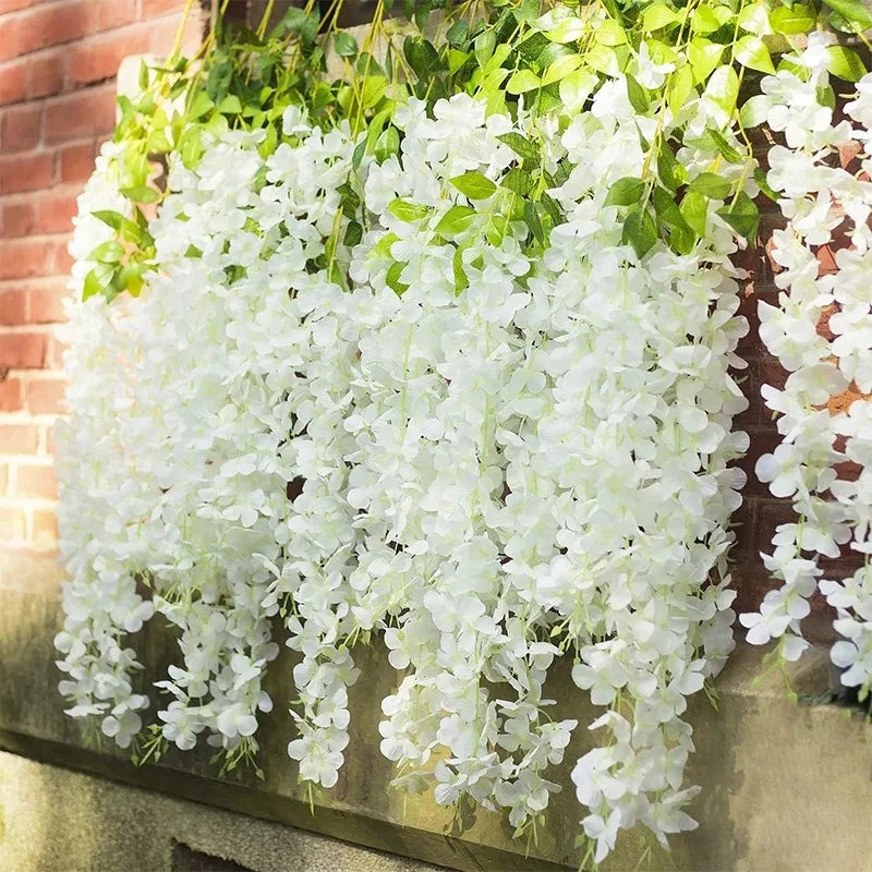 guirlandes artificielles décoration extérieure mariage blanc vert fleurs feuilles romantique jardin accrochéesextérieur festive