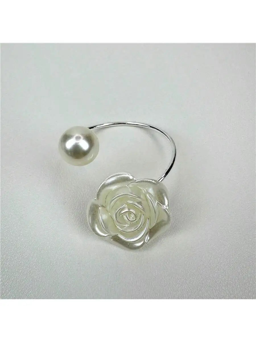 anneaux serviette or roses argent élégants classiques mariage décoration table festive