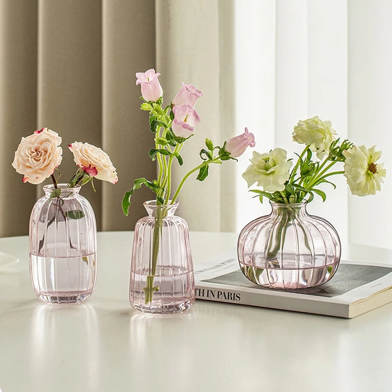 vases décoratifs modernes transparents rayures vertes fleurs maison table mariage