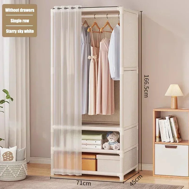 armoire vêtements moderne blanche rangées tiroirs compartiments rideau paires vêtements suspendus panier ours tasse