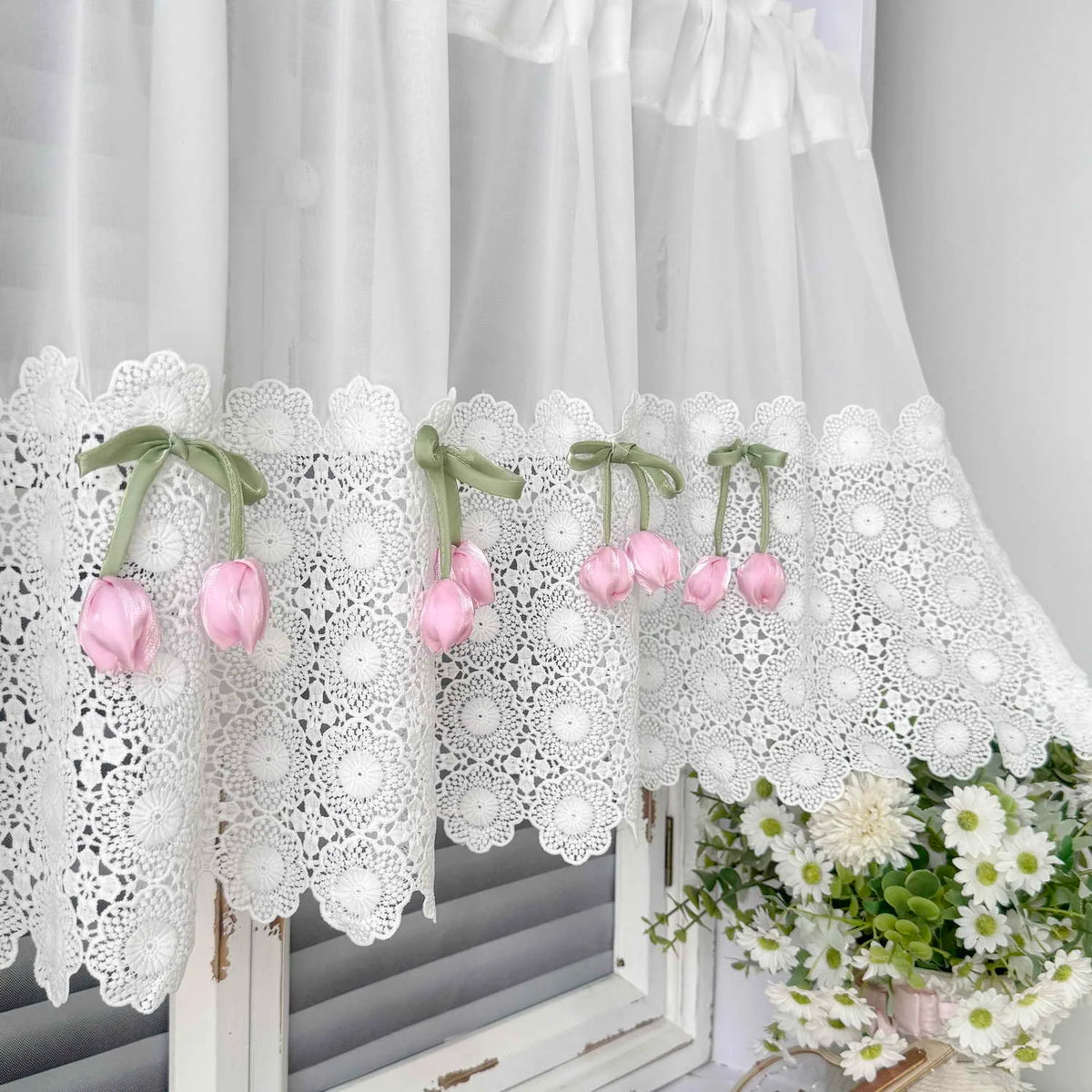 rideau blanc dentelle tulipes roses transparent vintage romantique maison