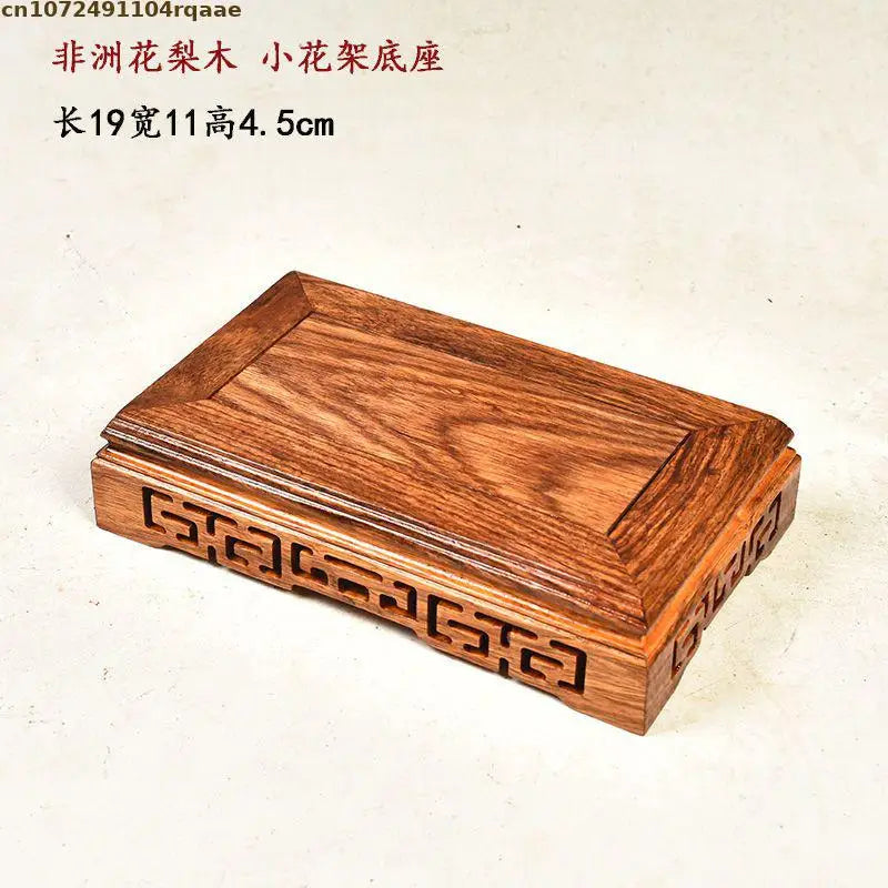 support bijoux bois marron rayures gravure classique artisanal exposant decoratif horizontal vertical gravure geometrique