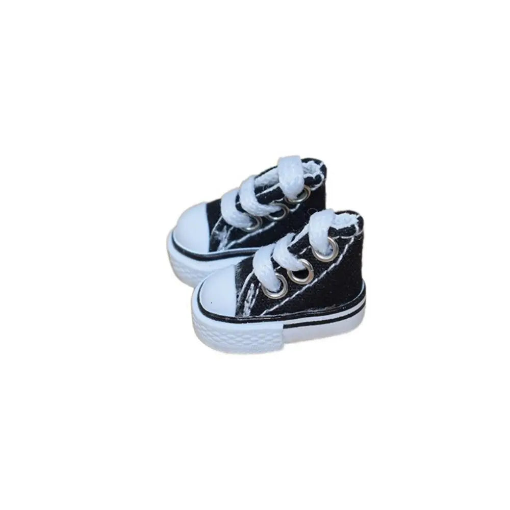 chaussures sport miniatures toile coton classiques baskets couleurs variées opaques enfants accessoires poupées