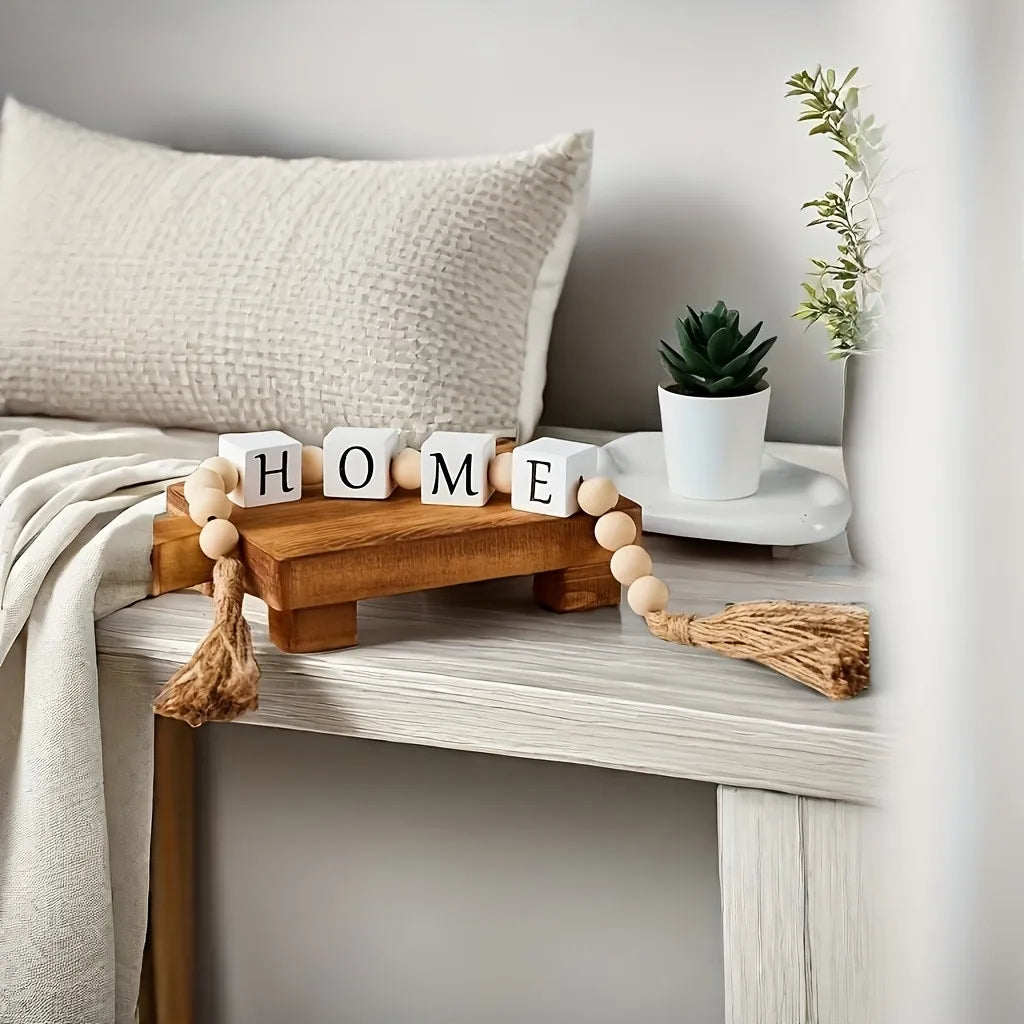 blocs decoratifs blancs lettres relief modernes pompons bois rubans tissus ensemble decoration maison famille