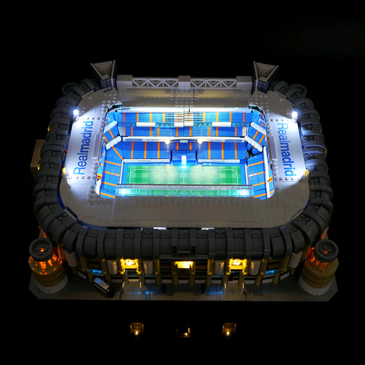 maquette stade real madrid led éclairage détaillée bleu blanc gradins públicoités logos