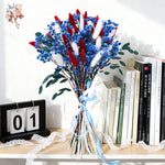 bouquet dried flowers rouge blanc bleu vert feuilles fleurs plumes ruban bleu naturel rustique