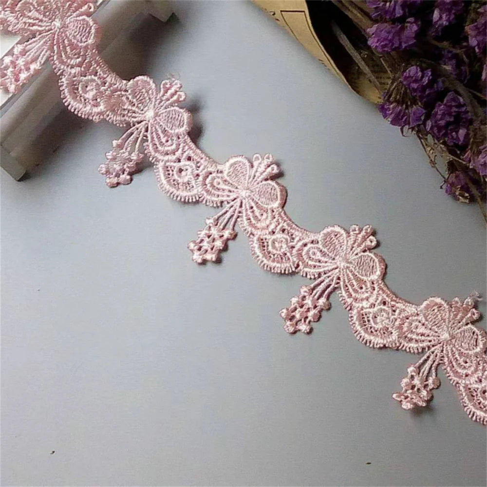 ruban dentelle brodée fleurs rose mariage décoration artisanale coton polyester 5cm largeur