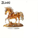 statue cheval doré détails cristal artisanal moderne base plate ornement chambre cadeau