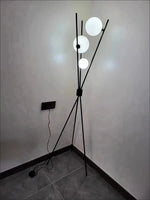 Lampe lune dans une chambre à coucher avec ambiance apaisante