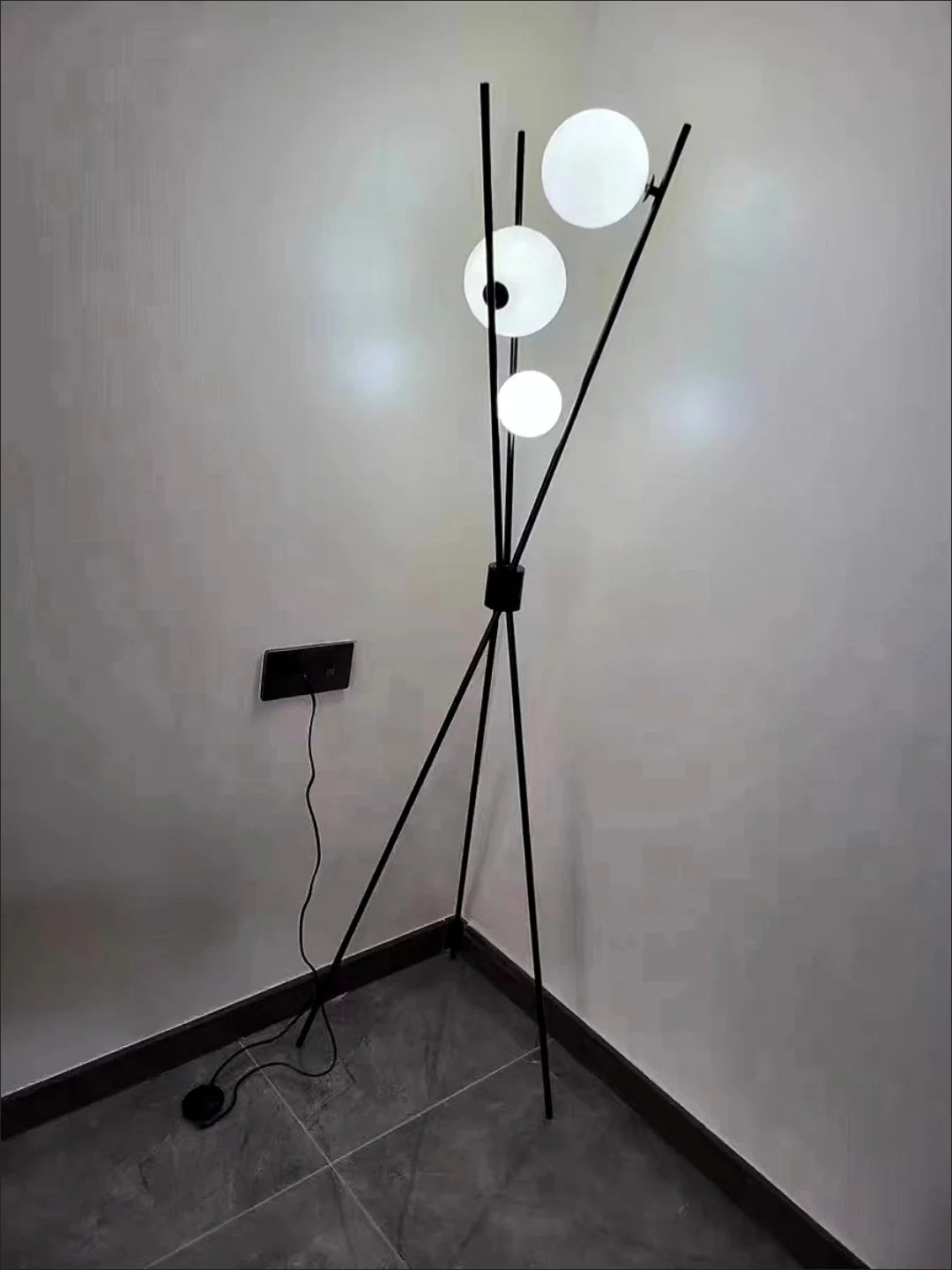 Lampe lune dans une chambre à coucher avec ambiance apaisante