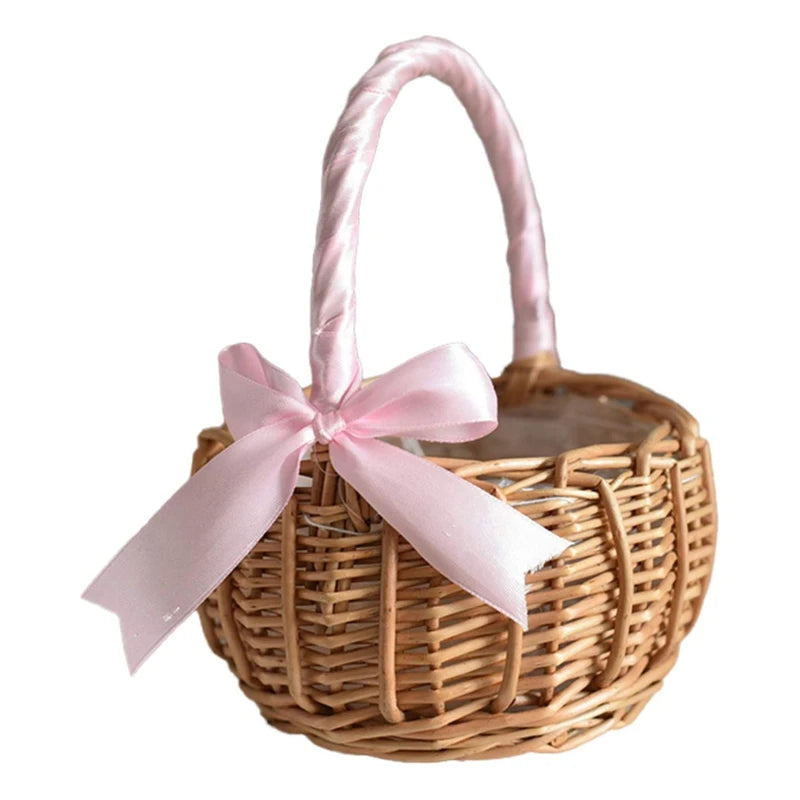 panier osier tressé marron clair poignée ruban blanc fleurs artificielles utilisation multiple respectueux environnement