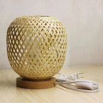 Lampe de chevet bambou allumée ambiance tamisée