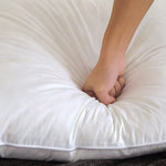 coussin plume hypoallergénique 100% coton blanc rectangulaire minimaliste fixé adaptable lit siège
