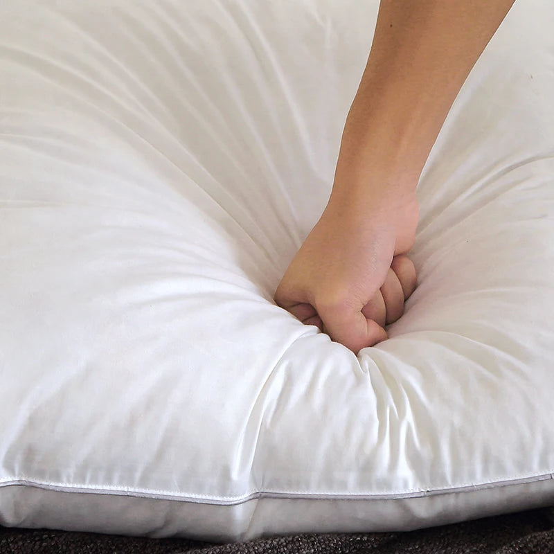coussin plume hypoallergénique 100% coton blanc rectangulaire minimaliste fixé adaptable lit siège
