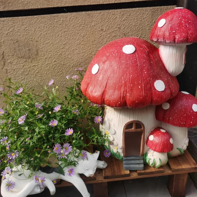 décoration extérieure champignon rouge fleurs blanches paysagère balcon jardin rustic