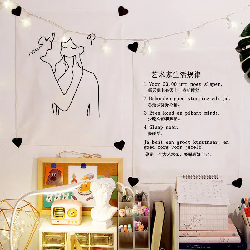 Accrochage de tapisserie murale kawaii dans une chambre décorée