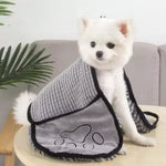 serviette bain chien chenille pattes imprimées grise bleue blanche confortable pratique